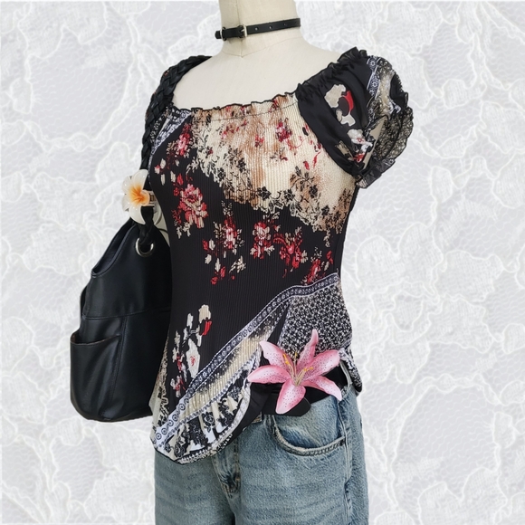 Jaipur Black and Red Floral Women's Blouse - Picture 2 of 7